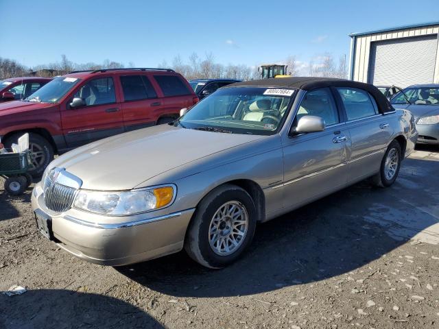  Salvage Lincoln Towncar