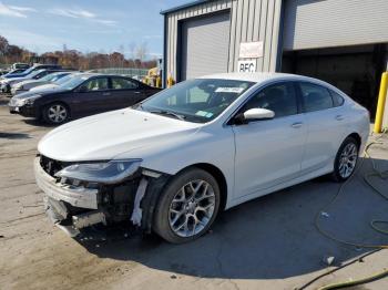  Salvage Chrysler 200