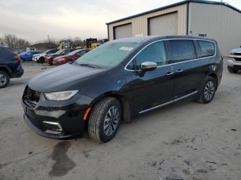  Salvage Chrysler Pacifica