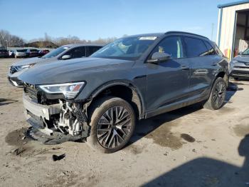  Salvage Audi Q8
