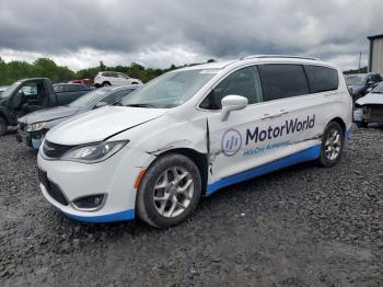 Salvage Chrysler Pacifica