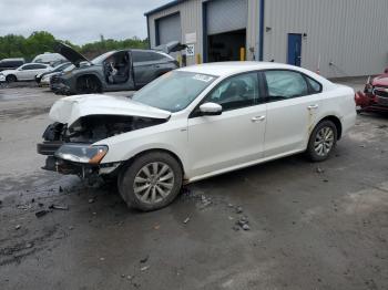  Salvage Volkswagen Passat