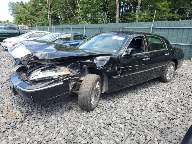  Salvage Lincoln Towncar
