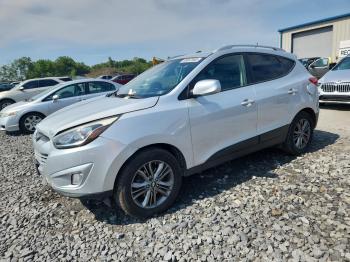  Salvage Hyundai TUCSON