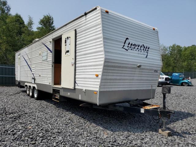  Salvage Recreation 5th Wheel