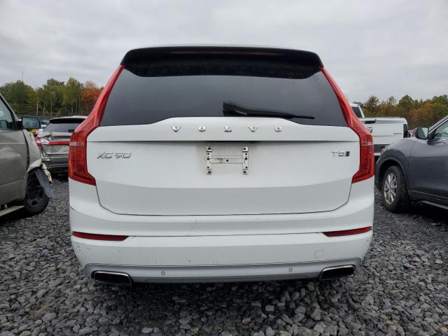 Volvo XC90 T5 Image 10
