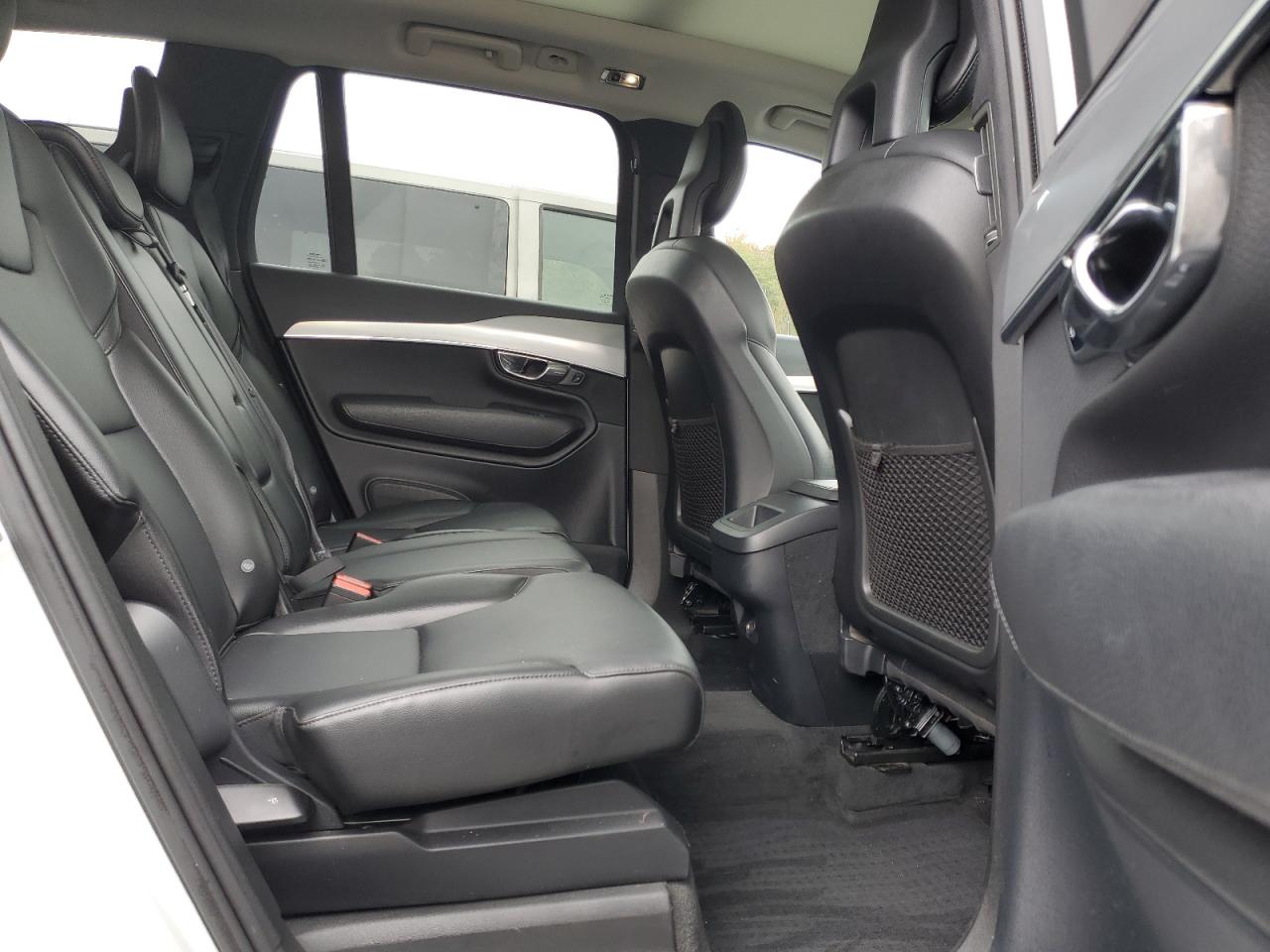 Volvo XC90 T5 Image 7