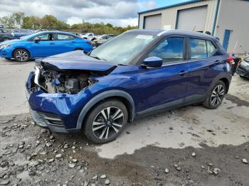  Salvage Nissan Kicks