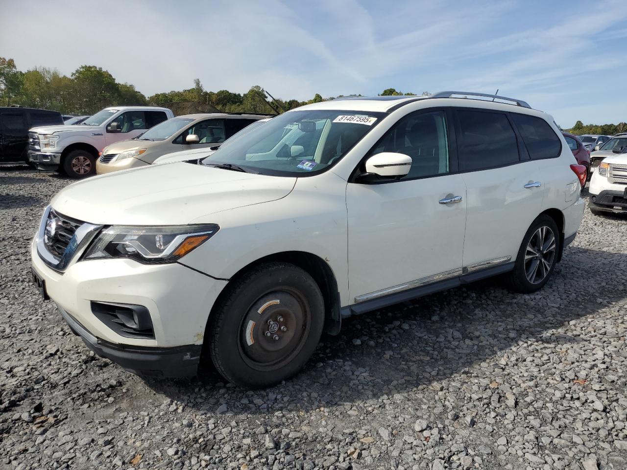 Nissan Pathfinder S Image 1