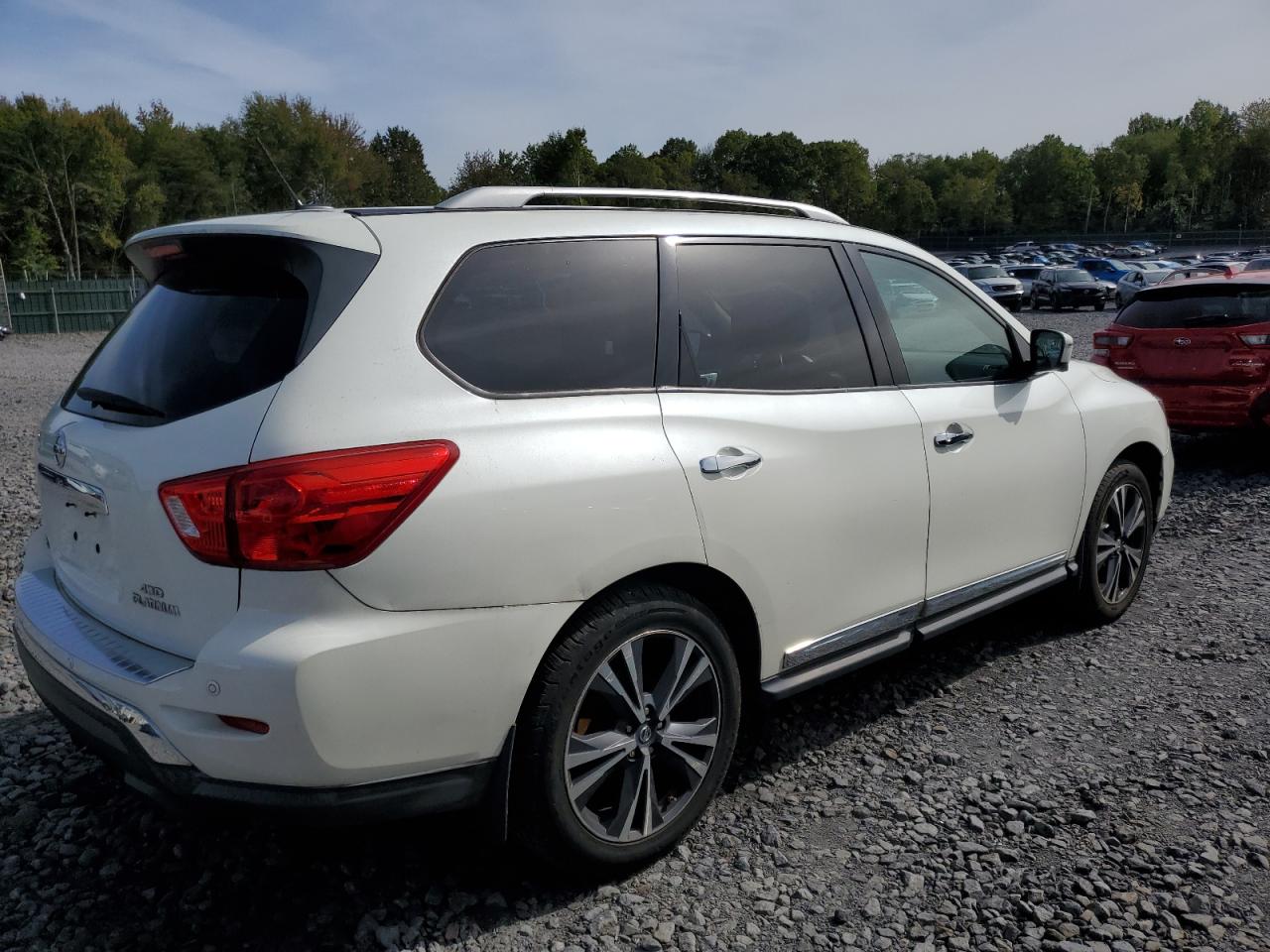 Nissan Pathfinder S Image 6