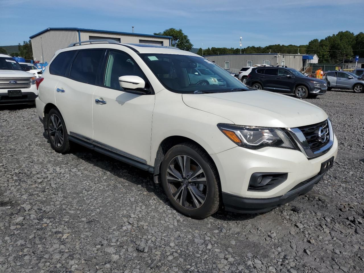 Nissan Pathfinder S Image 12