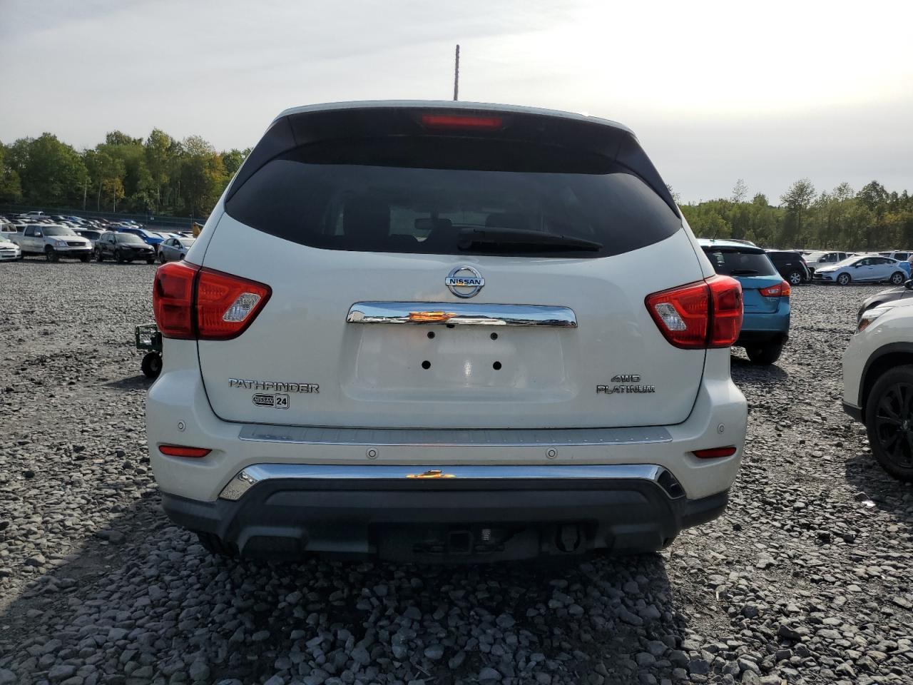 Nissan Pathfinder S Image 5