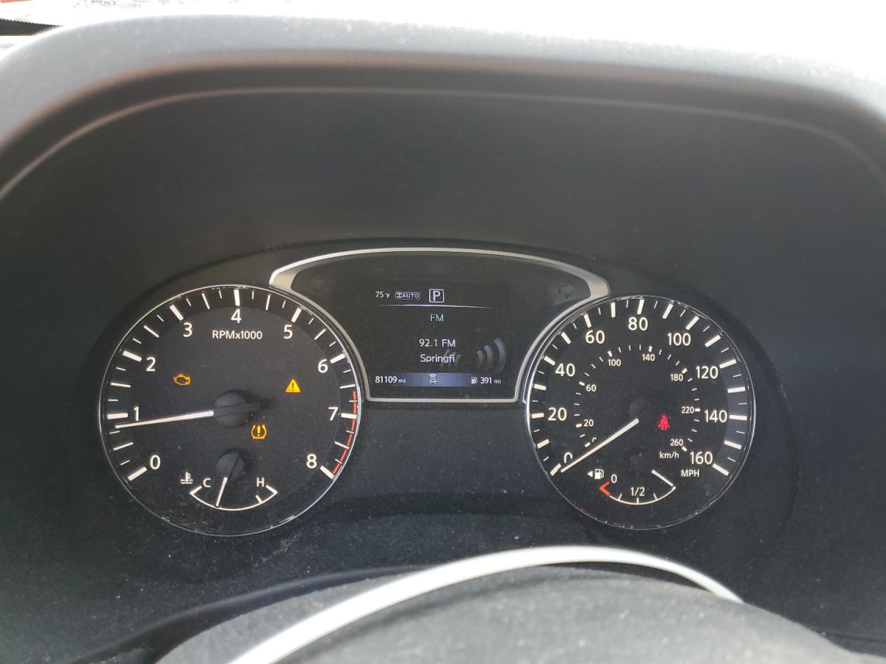 Nissan Pathfinder S Image 10