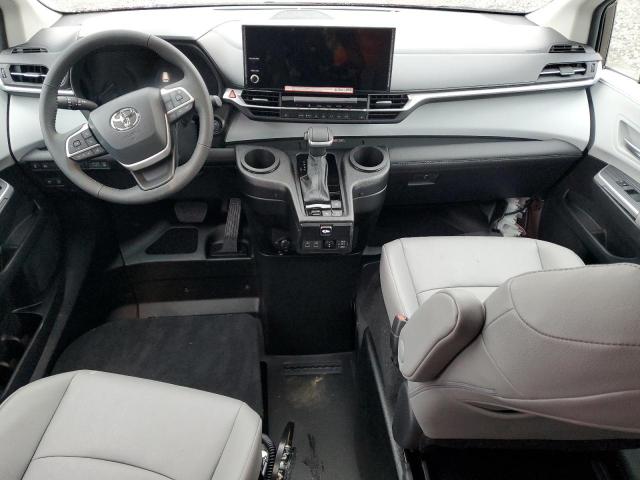 Toyota Sienna Xle Image 5