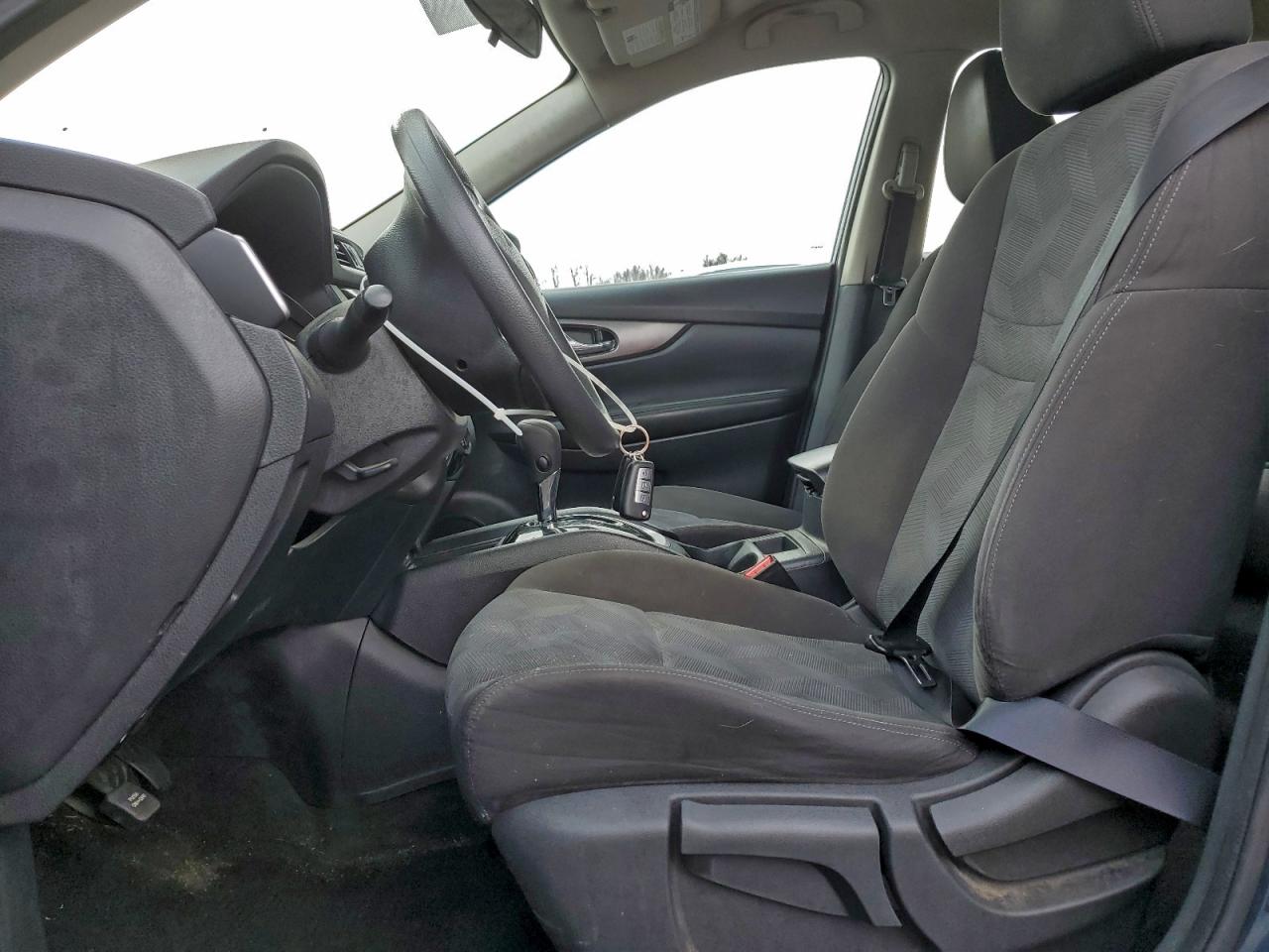 Nissan Rogue S Image 6