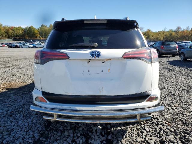 Toyota RAV4 Le Image 12