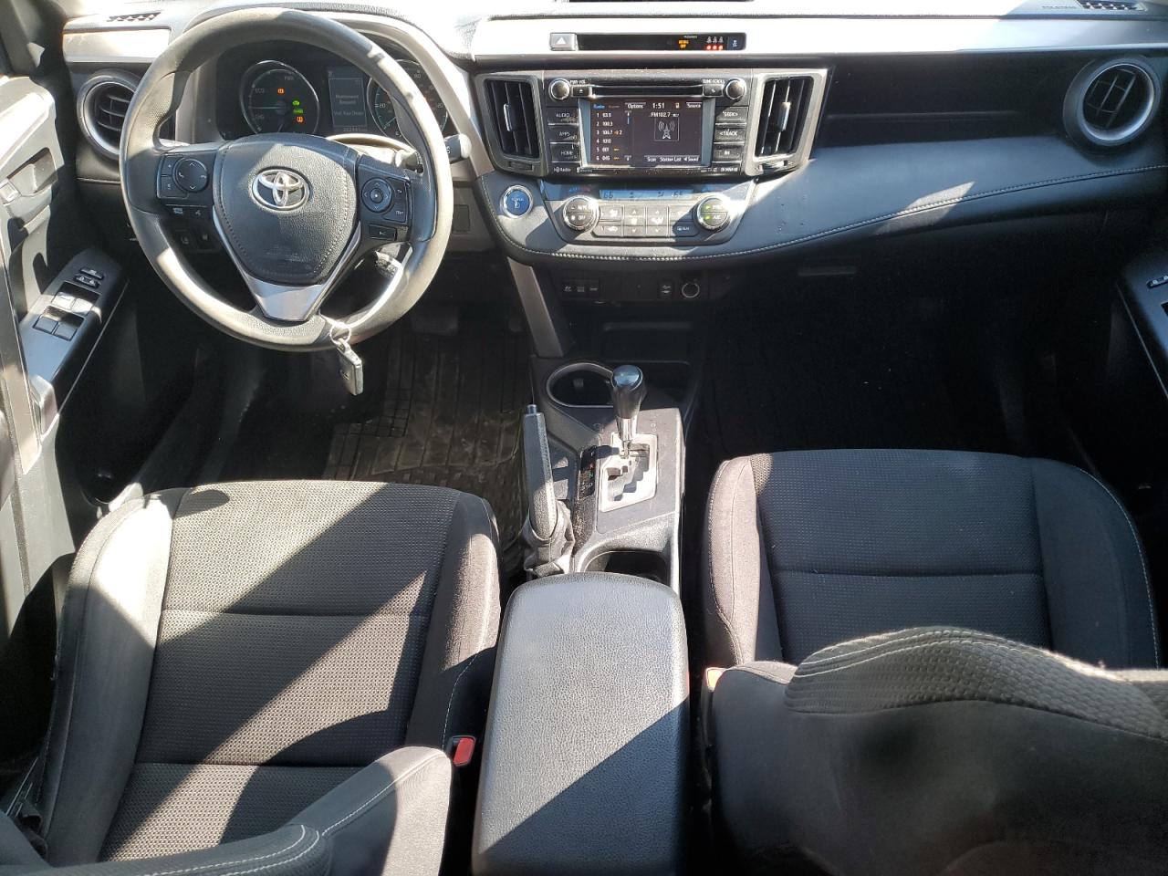 Toyota RAV4 Le Image 5