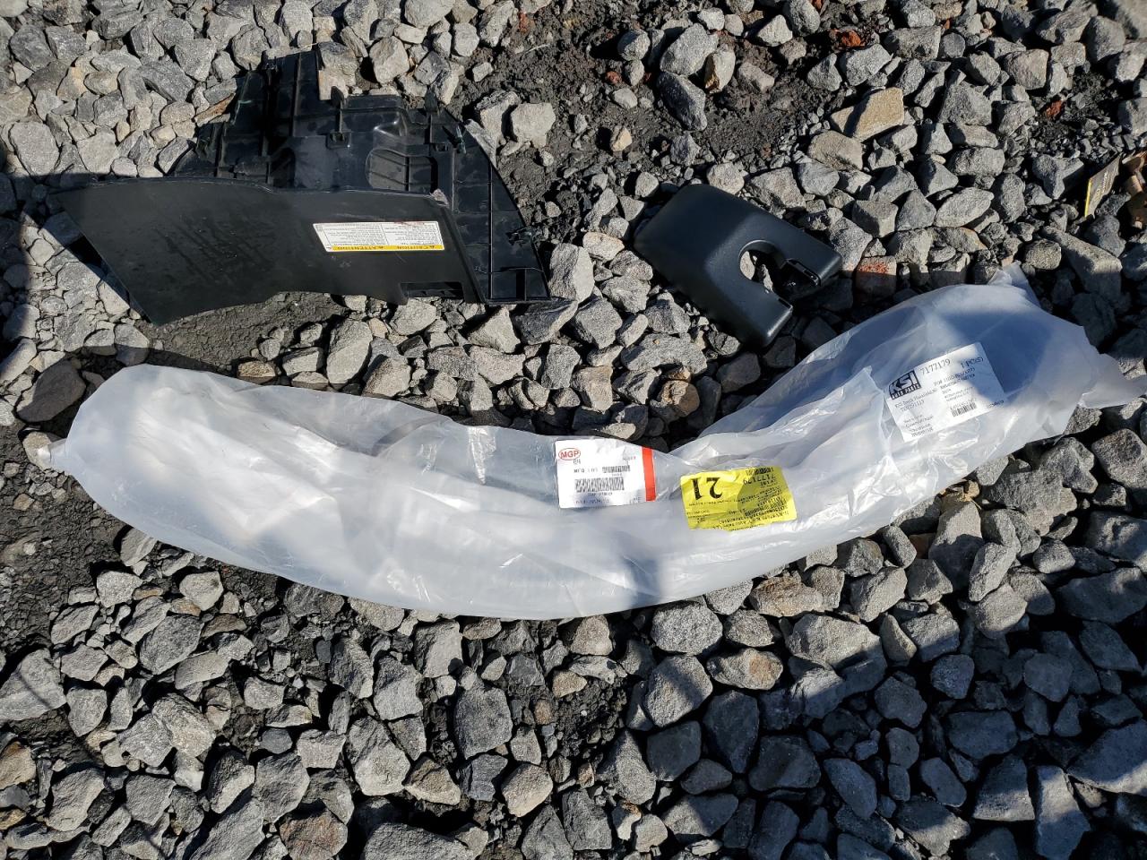 Toyota RAV4 Le Image 13