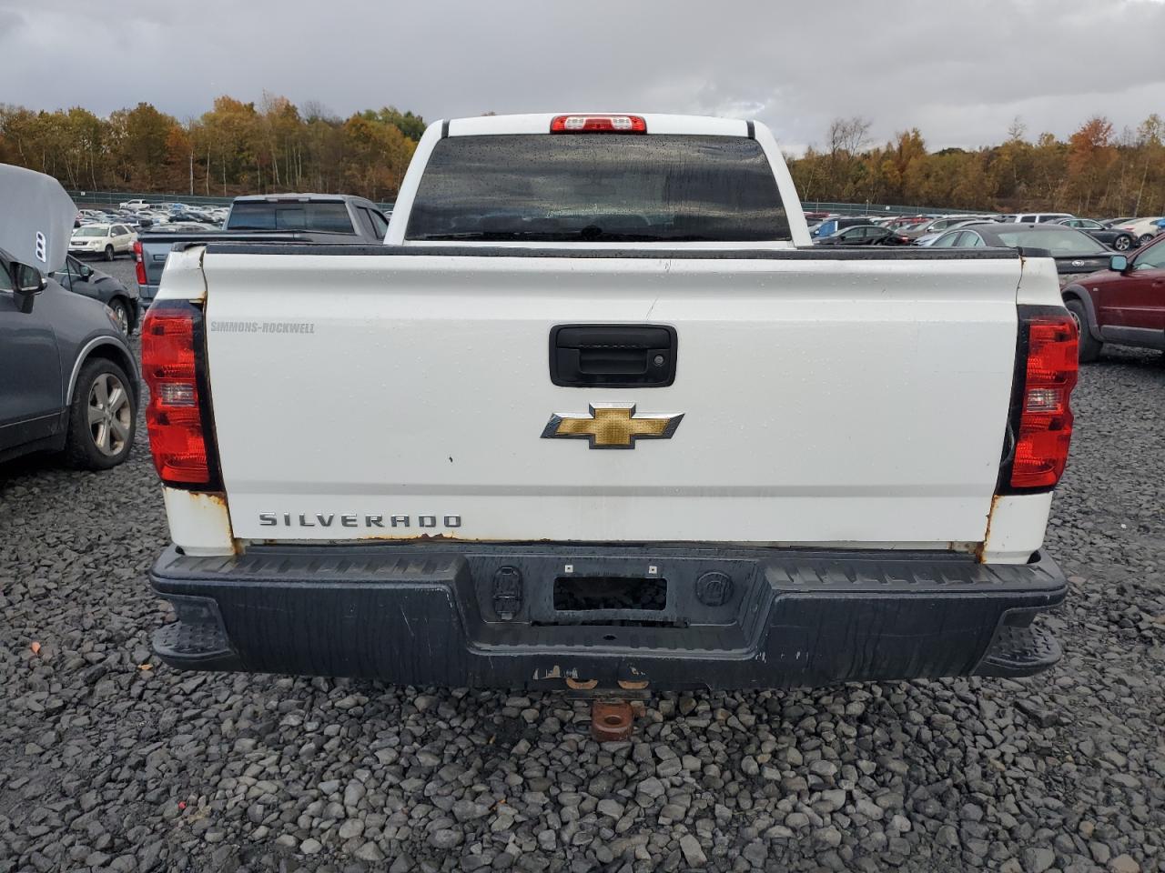 Chevrolet Silverado K1500 Image 3