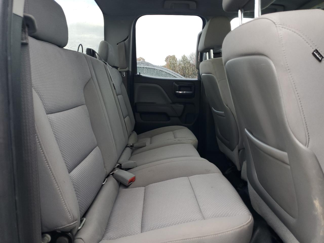 Chevrolet Silverado K1500 Image 6