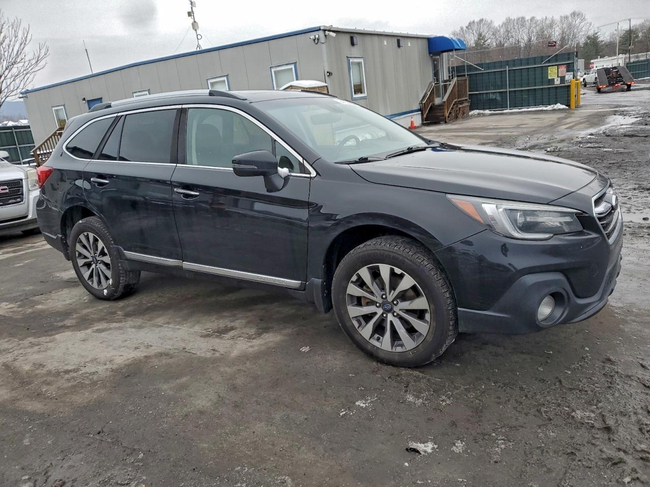 Subaru Outback Touring Image 4