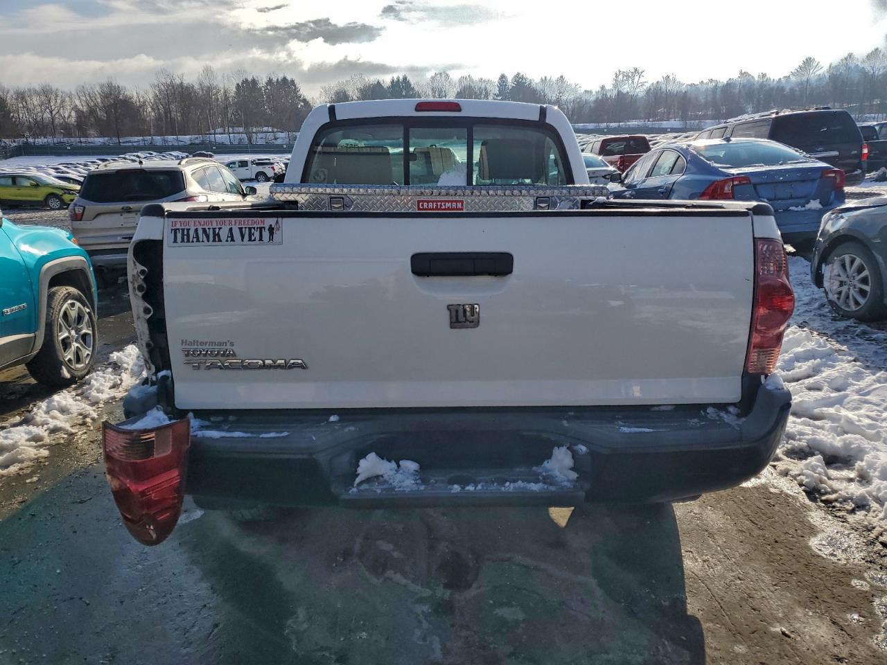 Toyota Tacoma Image 5