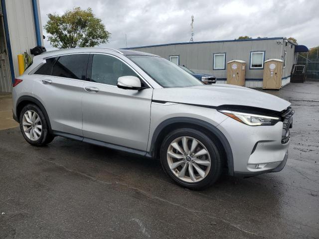 INFINITI Qx Essential Image 2