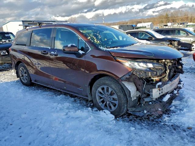 Toyota Sienna Le Image 2