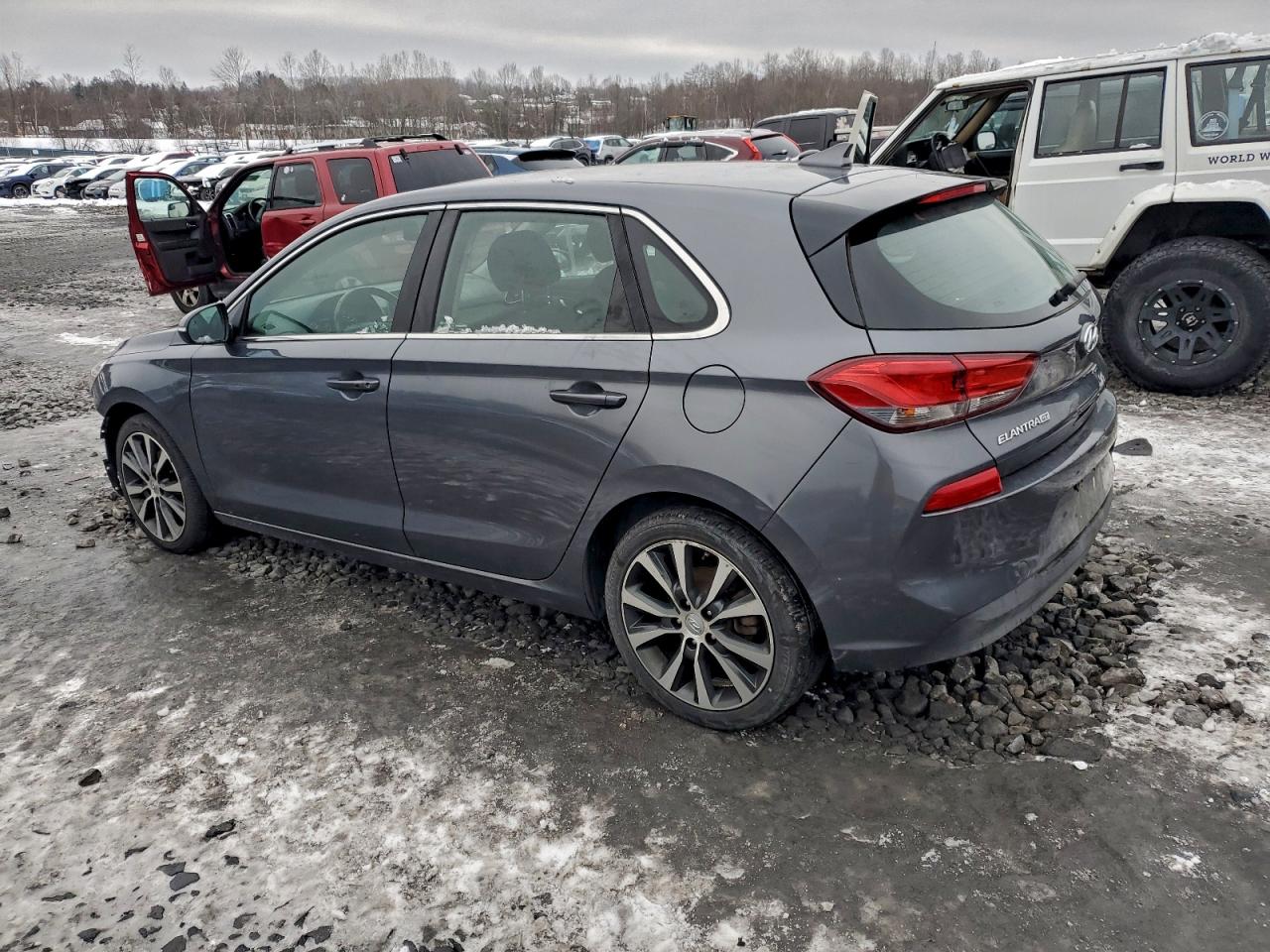 Hyundai ELANTRA Image 3