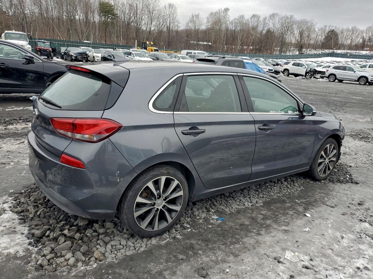 Hyundai ELANTRA Image 4