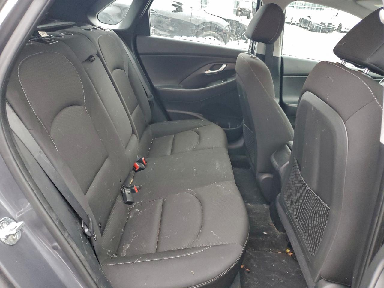 Hyundai ELANTRA Image 12