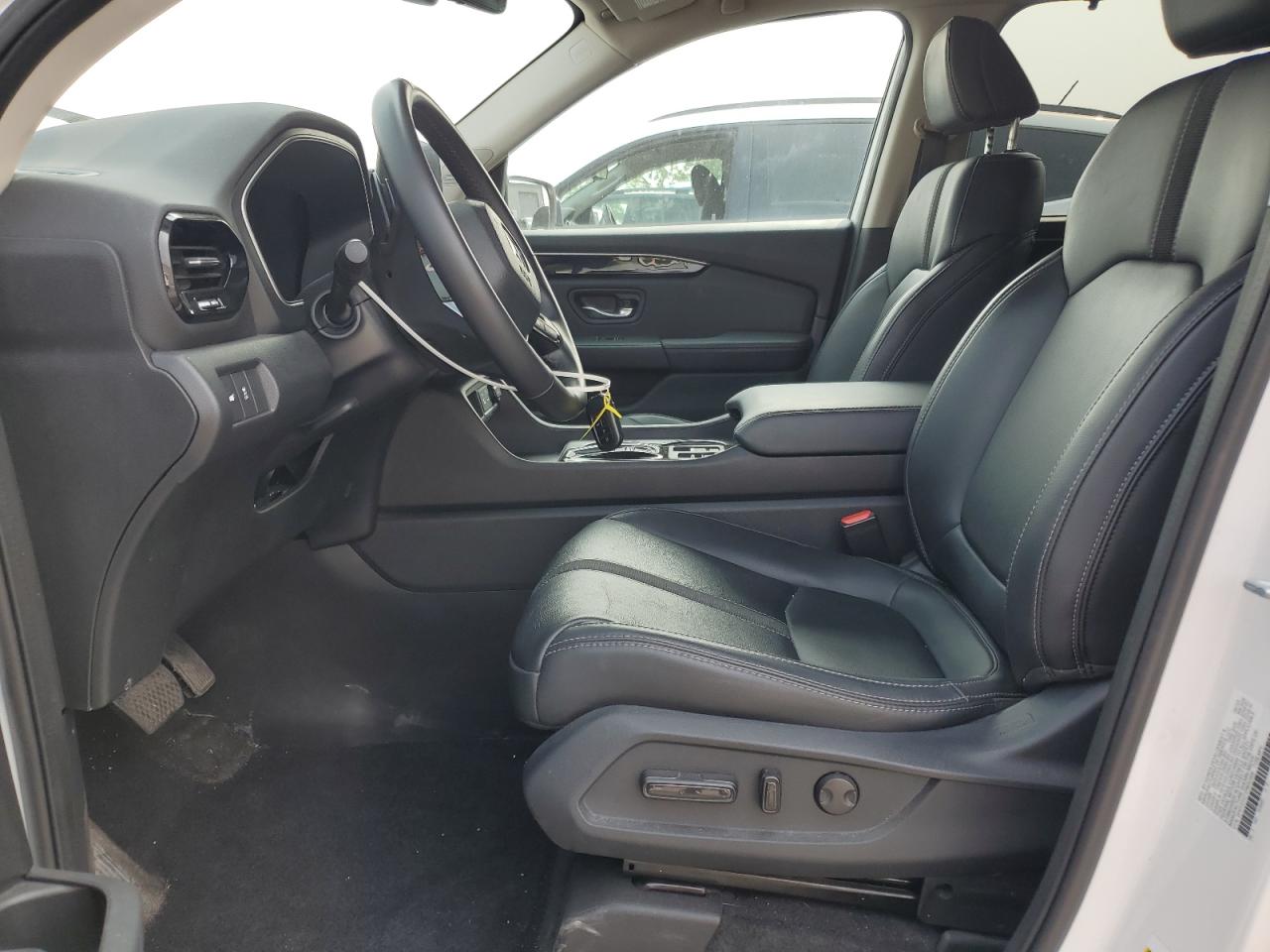 Honda Pilot Touring Image 3