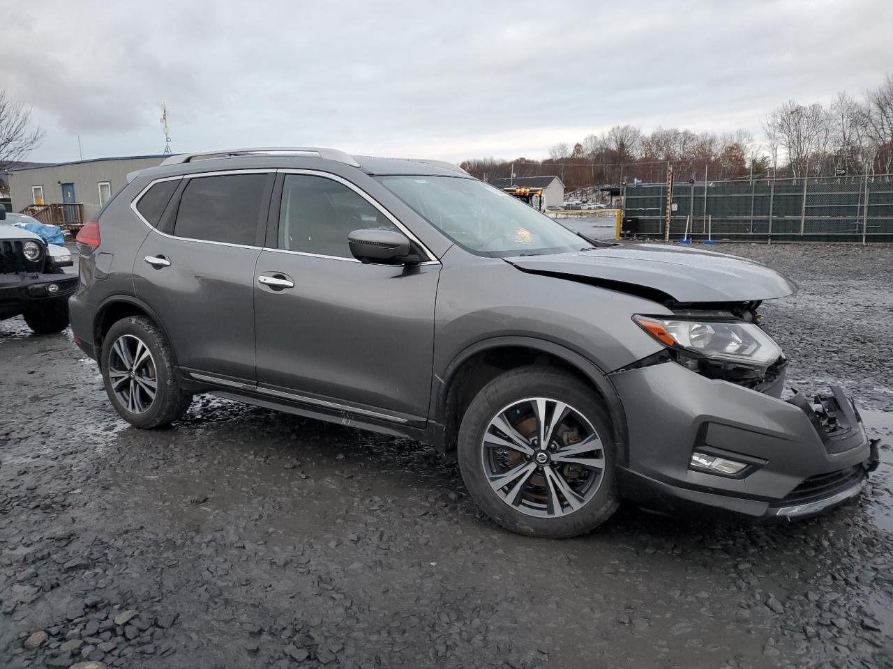Nissan Rogue S Image 2