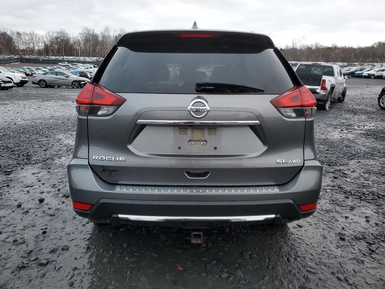 Nissan Rogue S Image 5