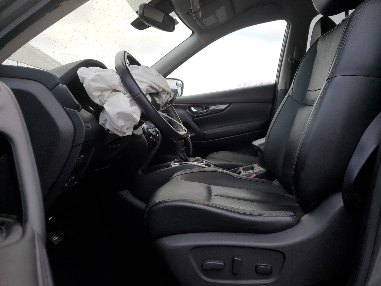 Nissan Rogue S Image 14