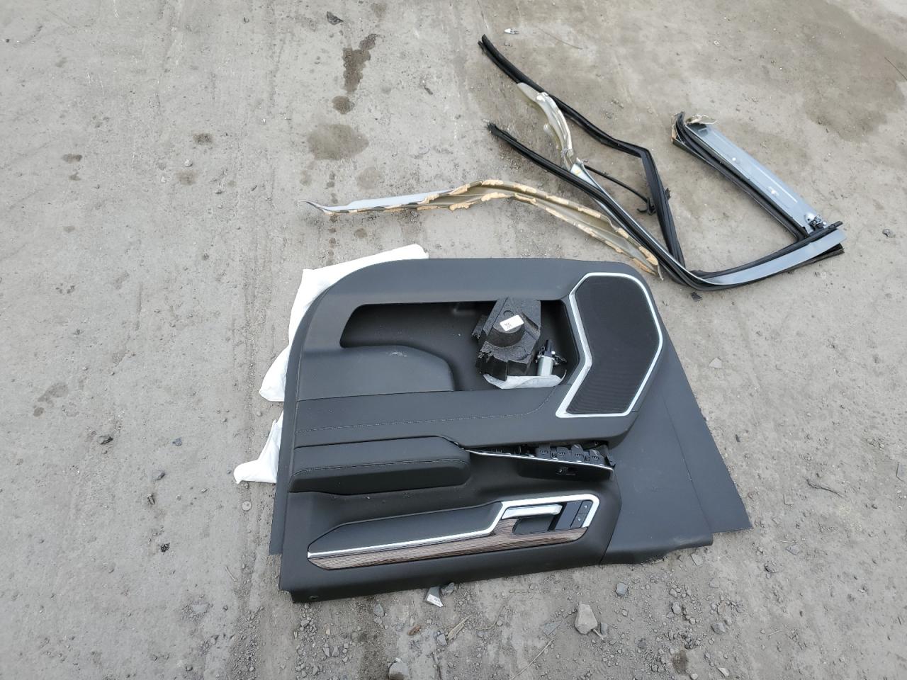 Chevrolet Silverado K1500 Lt Image 11