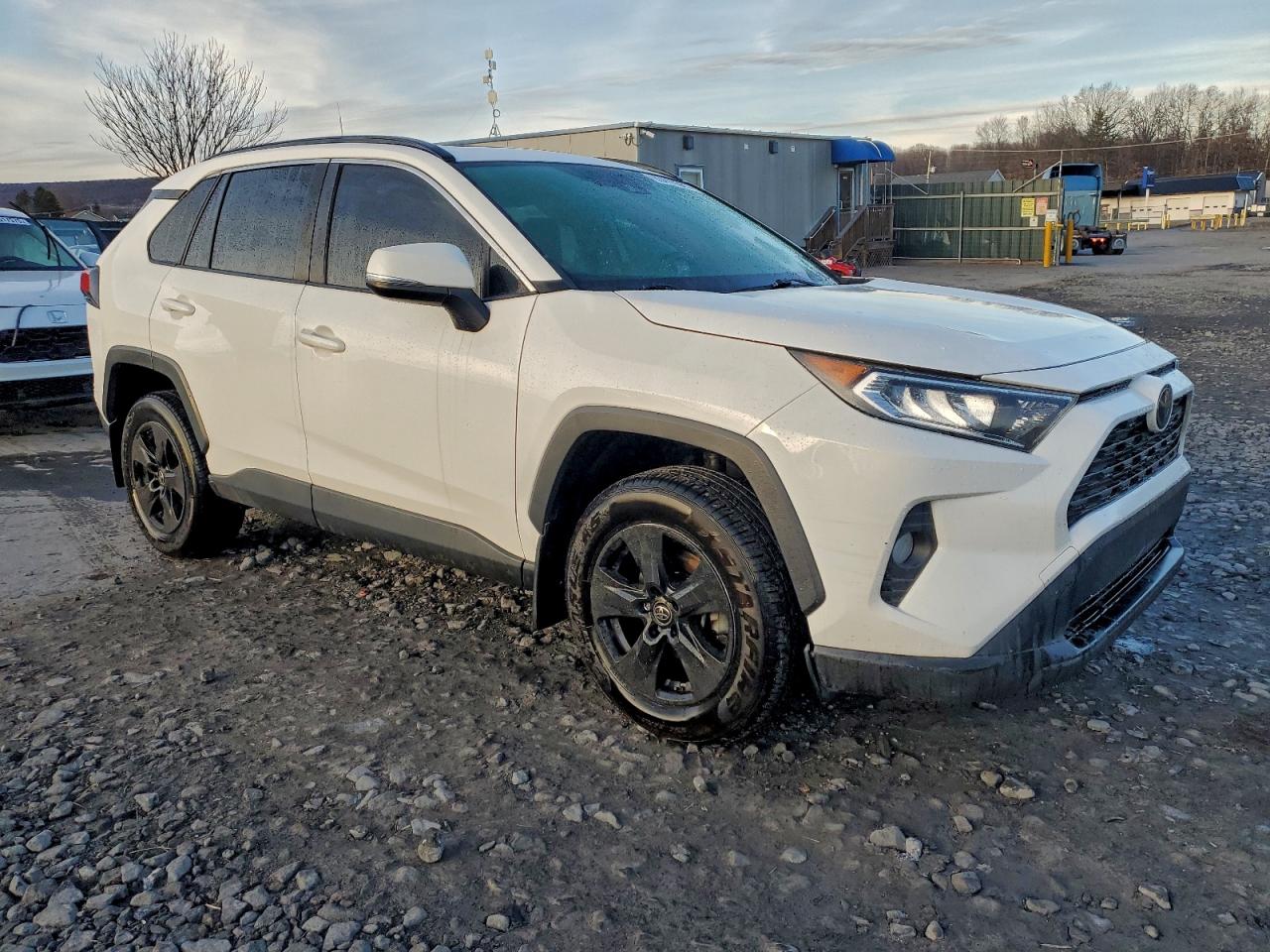 Toyota RAV4 Xle Image 5
