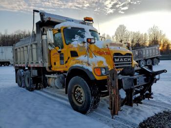  Salvage Mack 700 Cv700