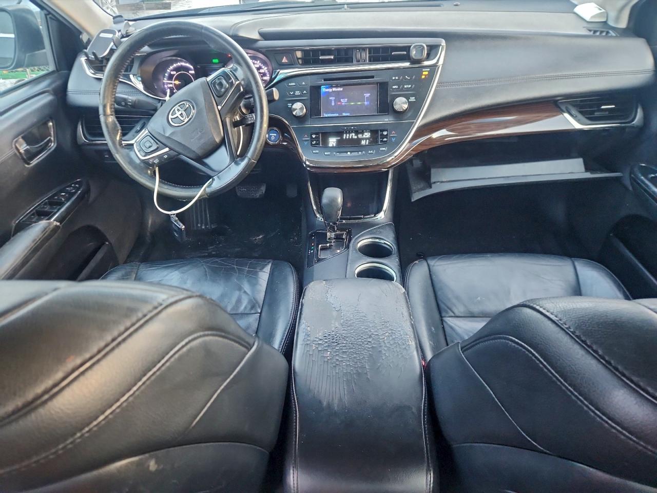 Toyota Avalon Hybrid Image 4