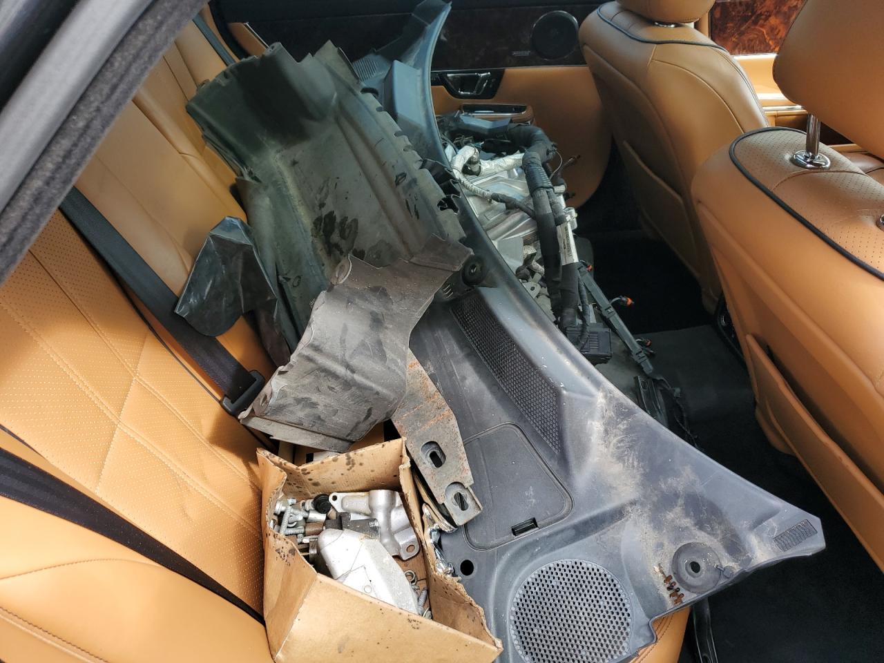 Jaguar XJ Supercharged Image 13