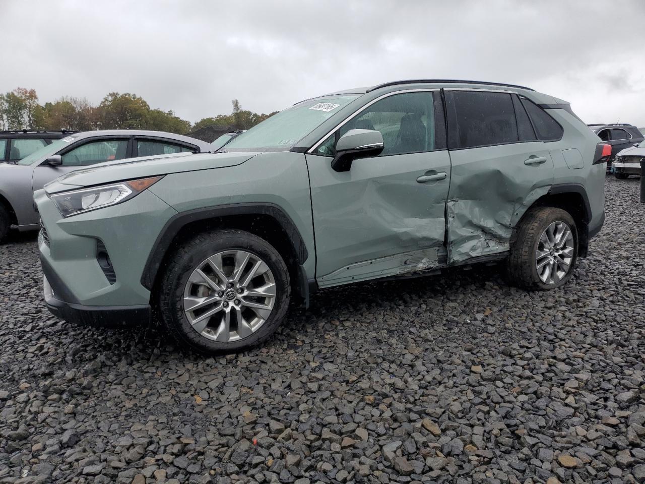 Toyota RAV4 Xle Premium Image 1