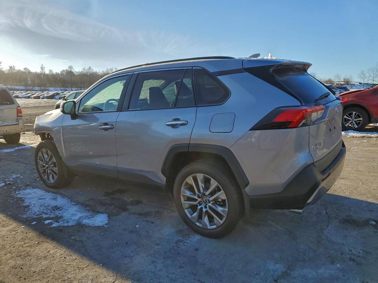 Toyota RAV4 Limited Image 4