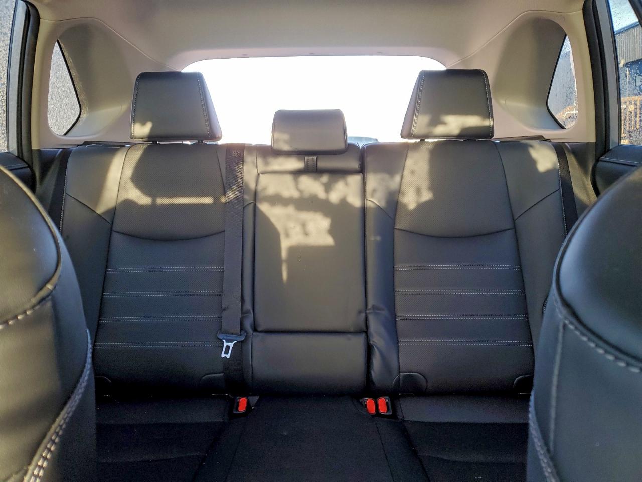 Toyota RAV4 Limited Image 11