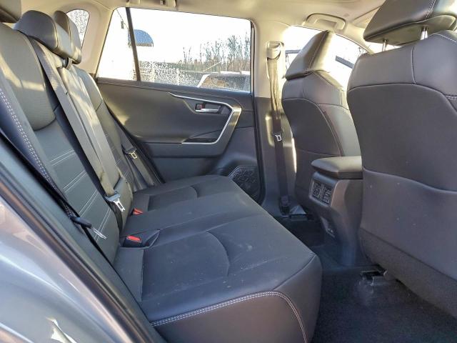 Toyota RAV4 Limited Image 12