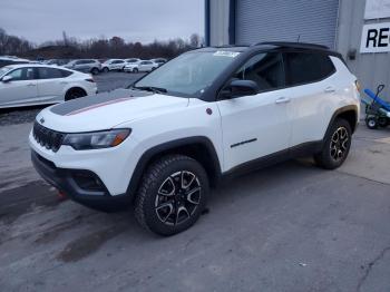  Salvage Jeep Compass