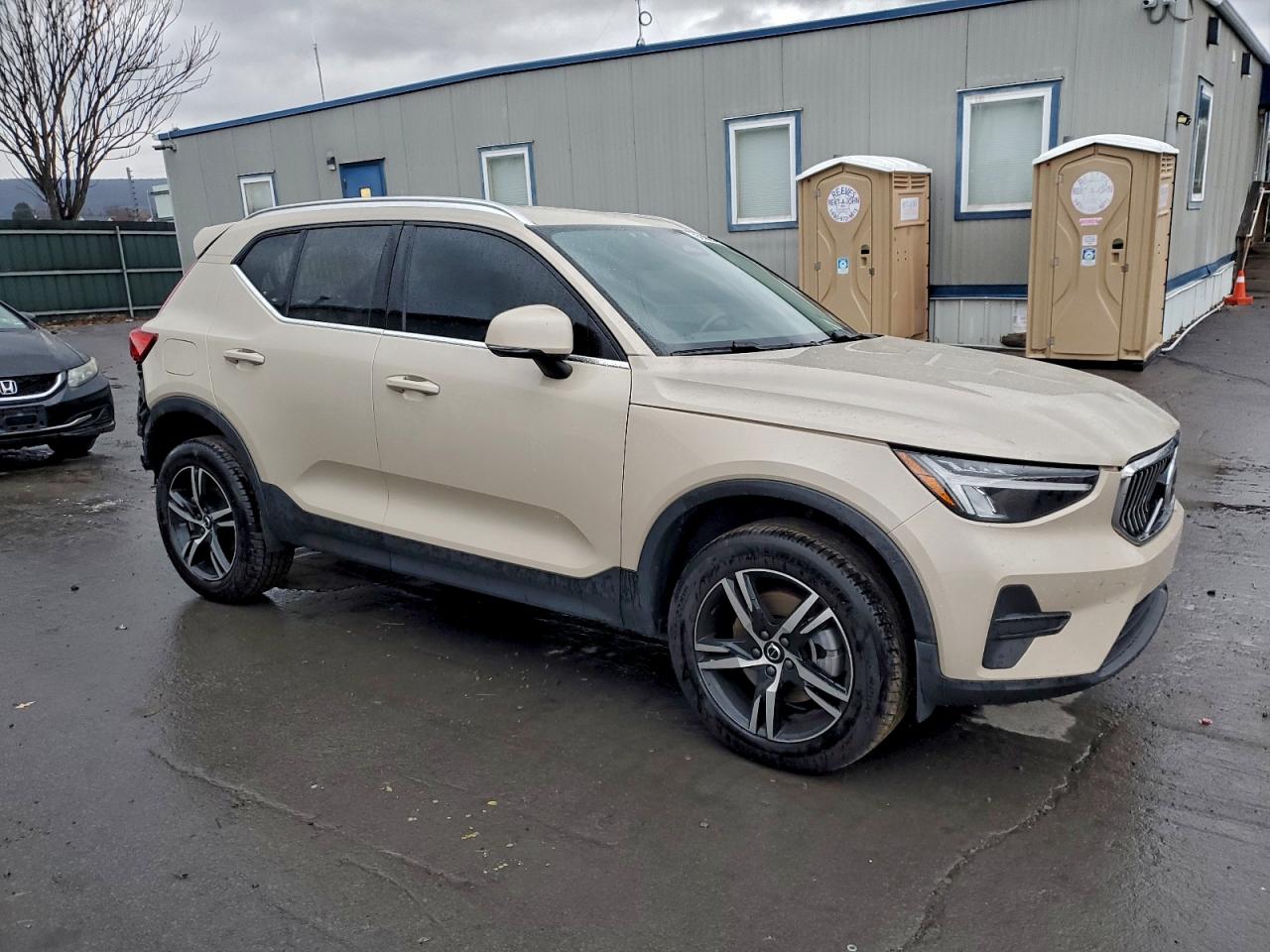 Volvo Xc40 Core Core Image 3