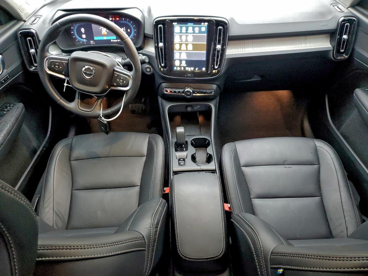 Volvo Xc40 Core Core Image 13