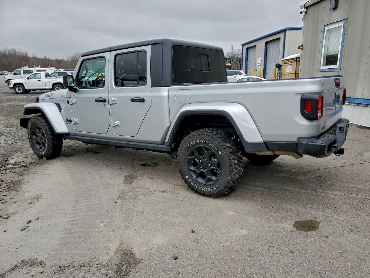 Jeep Gladiator Sport Image 2