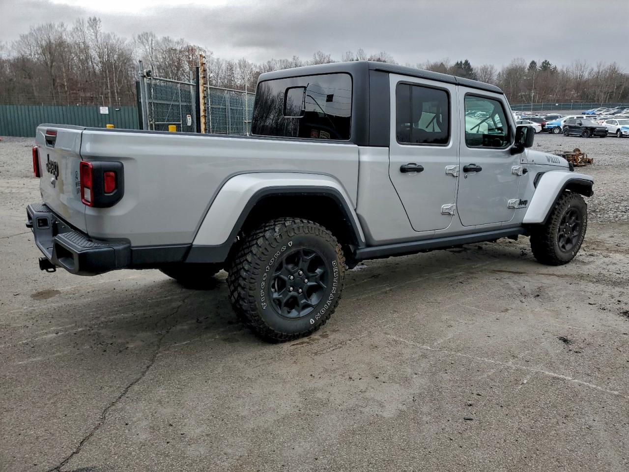 Jeep Gladiator Sport Image 4