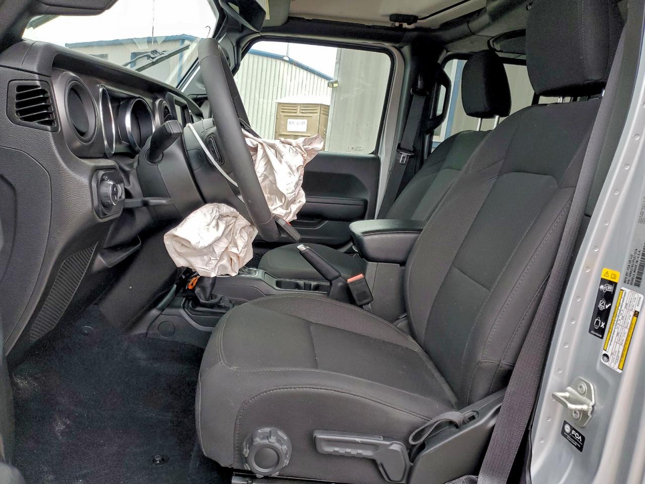 Jeep Gladiator Sport Image 6